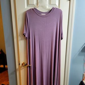 Beautiful boutique lavender midi dress.